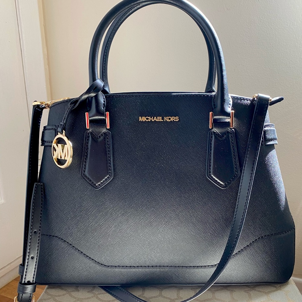 BRAND NEW- MICHAEL Michael Kors LYNN Black Bag